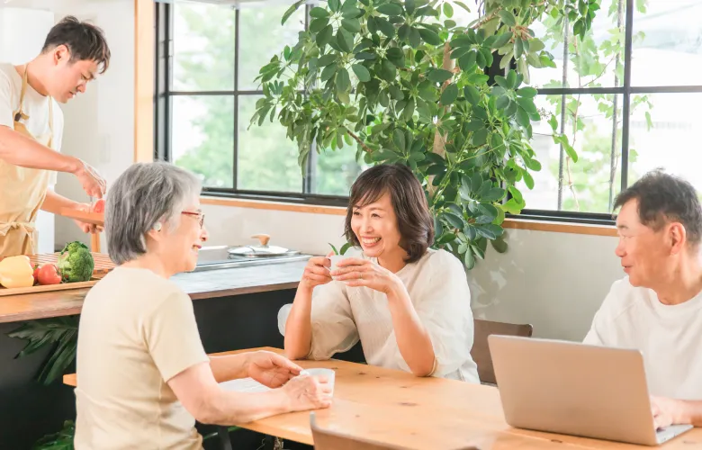 家族・民事信託について家族で話し合うイメージ